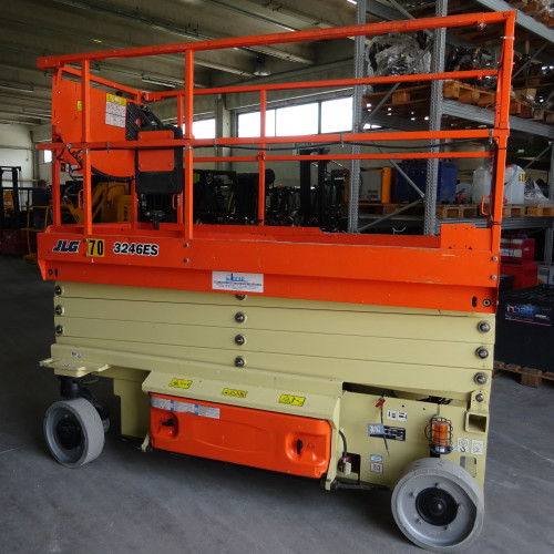 JLG 3246ES