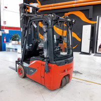 Linde E14-02 - 2