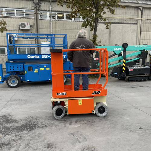 JLG 1230ES