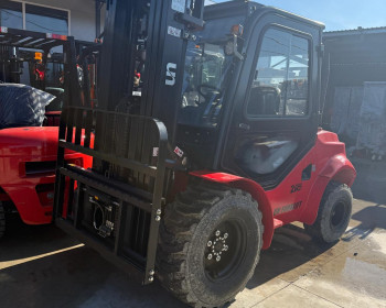 UN Forklift FD25T 4WD UN Forklift